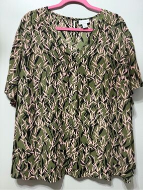 Liz Claiborne Olive & Blush Printed V-Neck Tunic - 3X